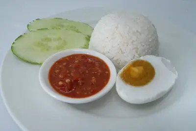 Set Nasi(nasi putih,telur masin,sambal belacan dan sehiris timun)