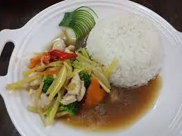 Nasi Putih + Ayam Halia 