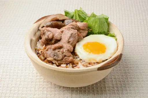 Claypot Mushroom Chicken Rice with Egg