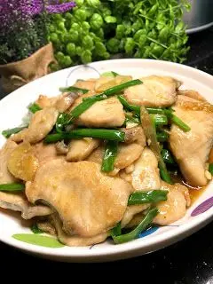 GINGER & ONION CHICKEN