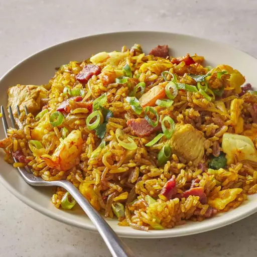 PINEAPPLE FRIED RICE (CHICKEN)