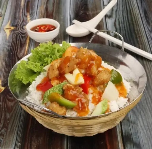 SWEET & SOUR CHICKEN